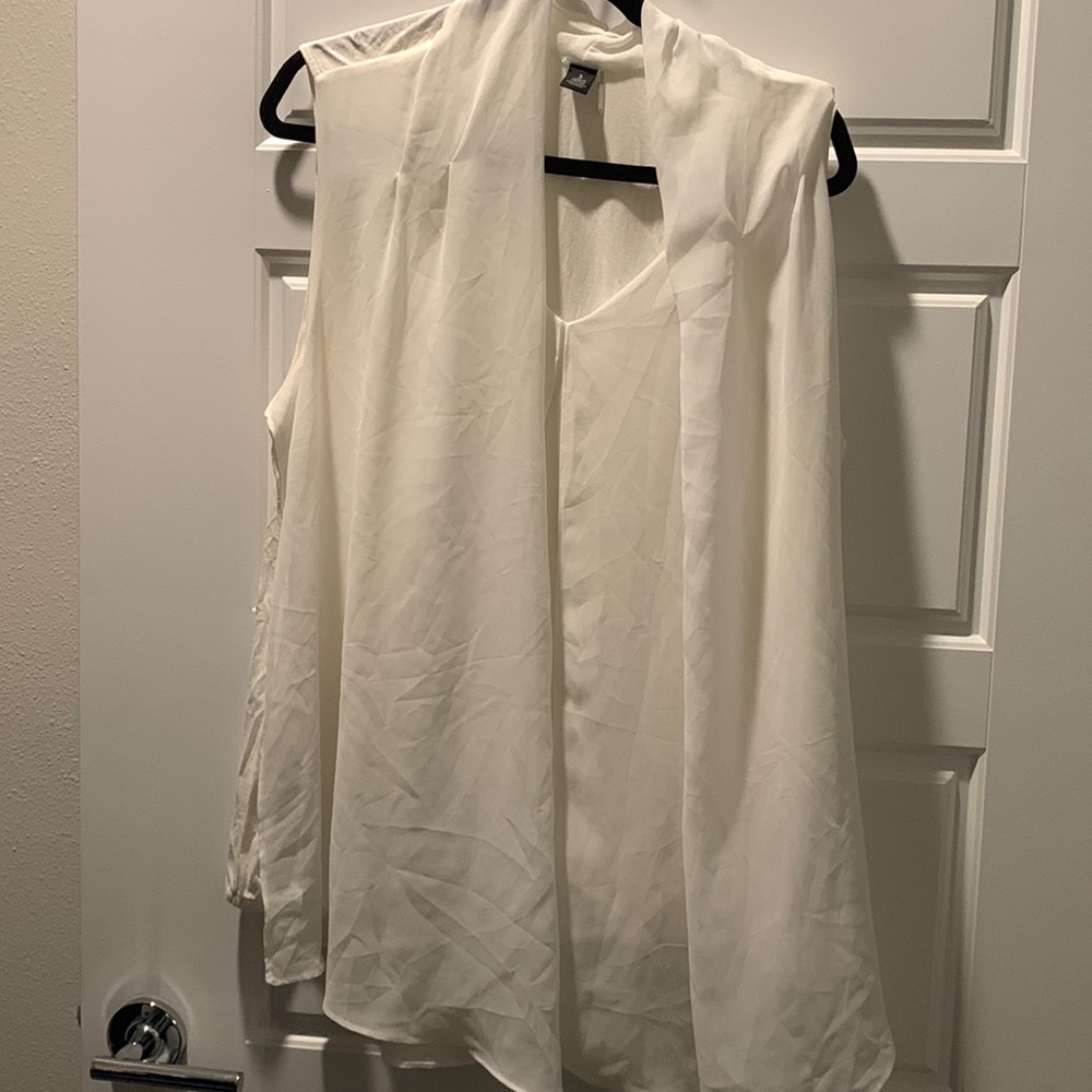 Chicos Black Label sleeveless top